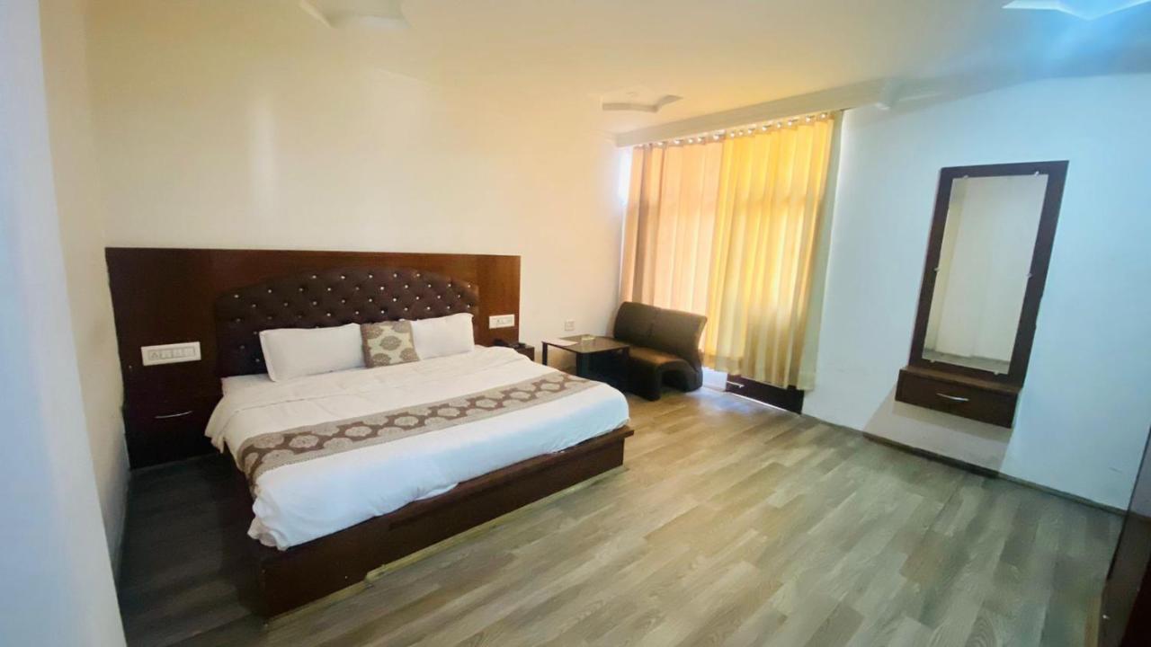Hotel Purnima Riverside 卡索尔 外观 照片