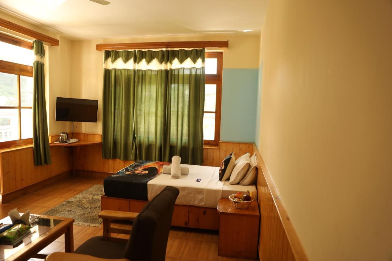Hotel Purnima Riverside 卡索尔 外观 照片