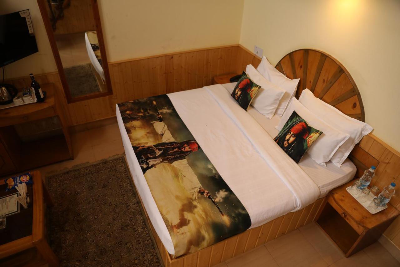 Hotel Purnima Riverside 卡索尔 外观 照片