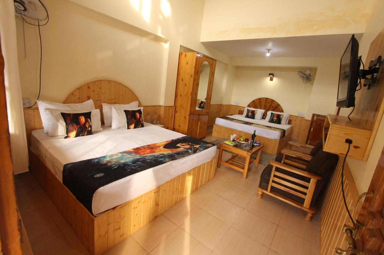 Hotel Purnima Riverside 卡索尔 外观 照片