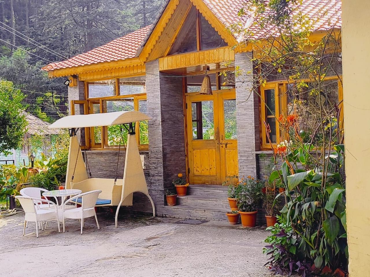 Hotel Purnima Riverside 卡索尔 外观 照片