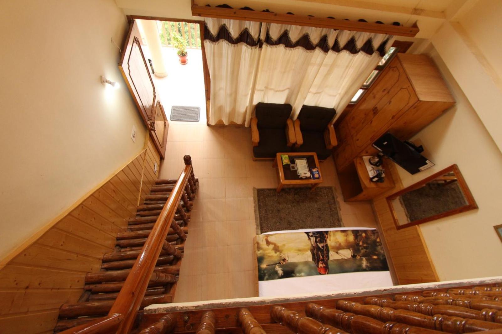 Hotel Purnima Riverside 卡索尔 外观 照片