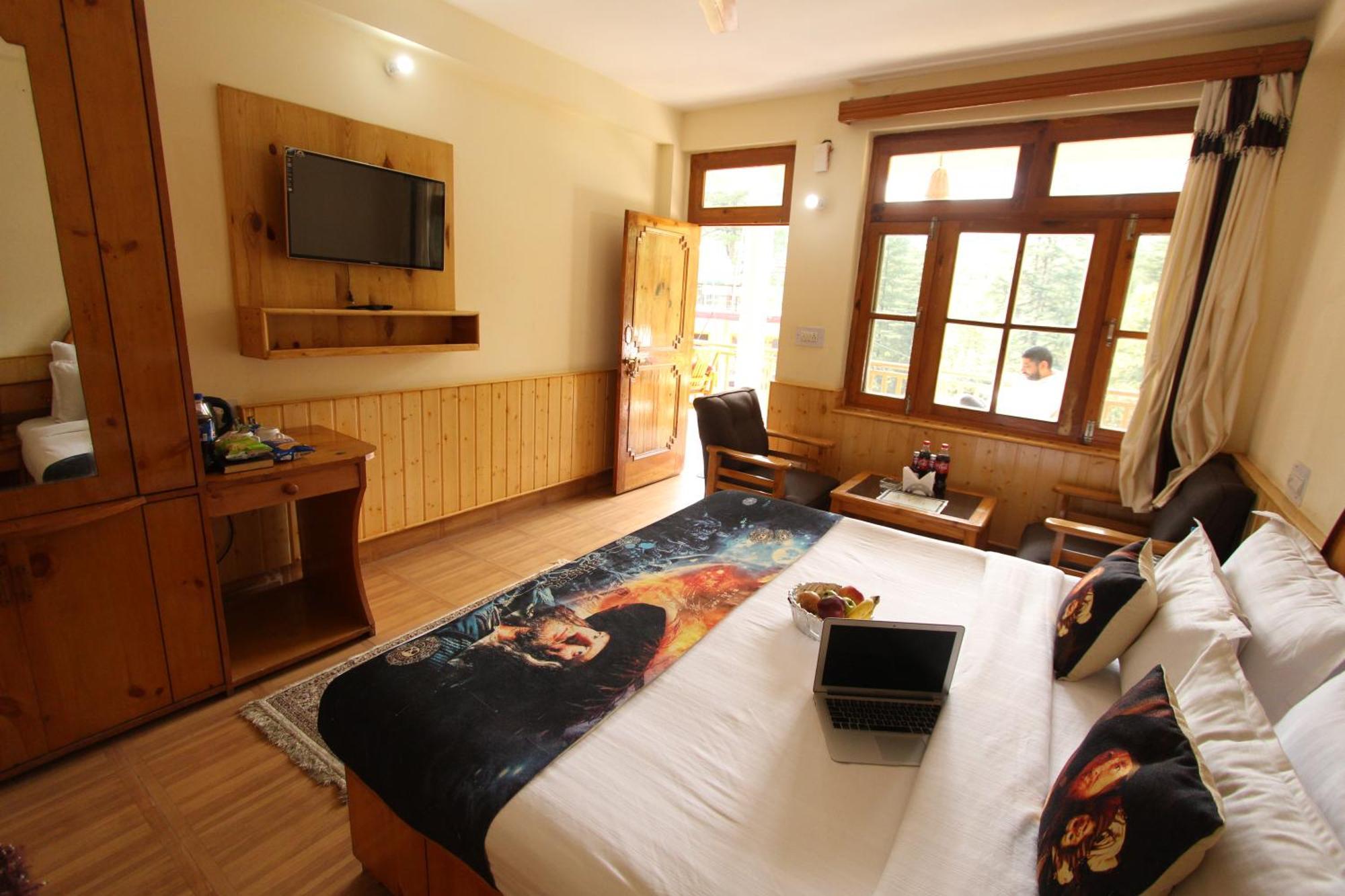 Hotel Purnima Riverside 卡索尔 外观 照片