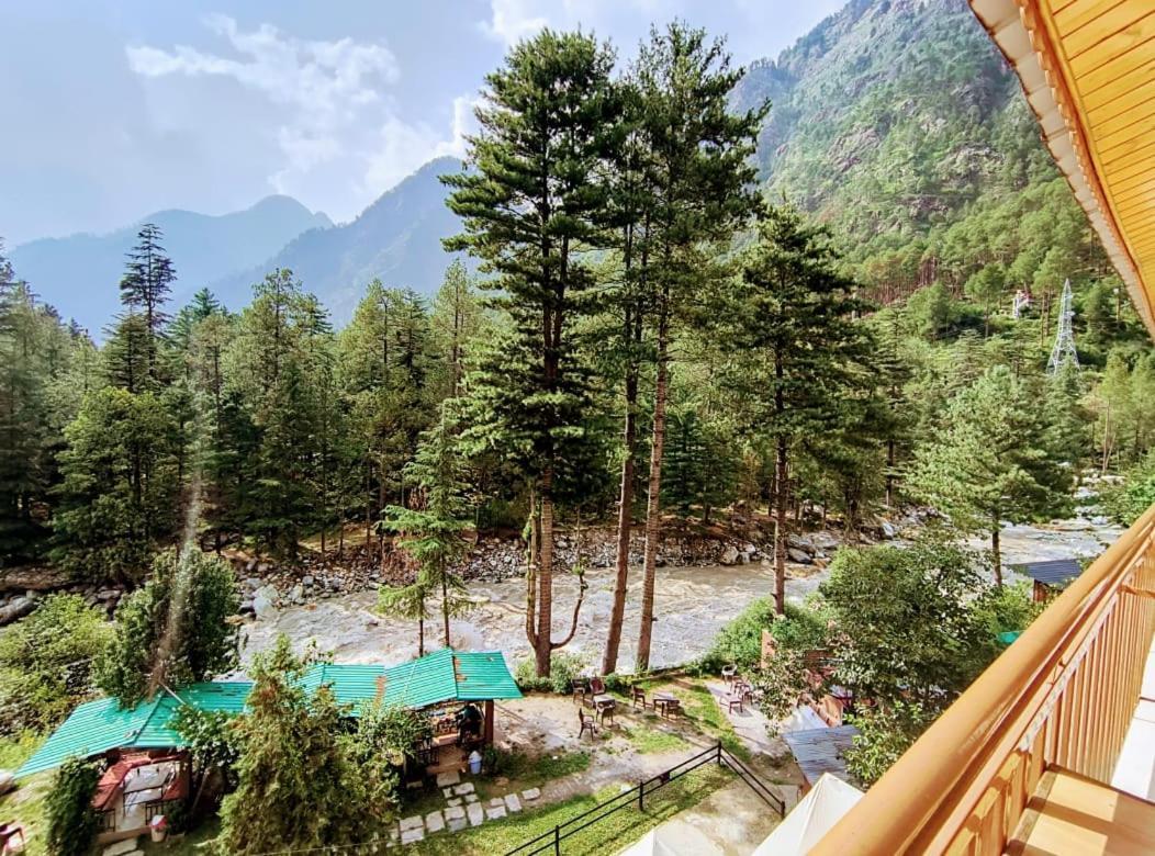 Hotel Purnima Riverside 卡索尔 外观 照片